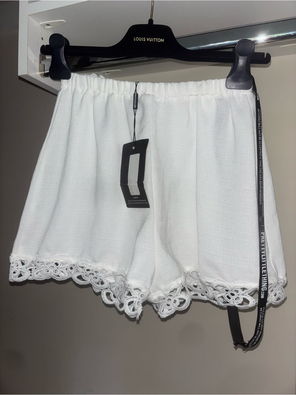 PrettyLittleThing White Crochet-Trim High Waist Shorts